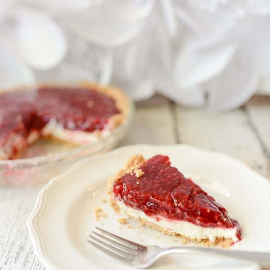 Raspberry Cream Pie - Recipe photo by tikkido