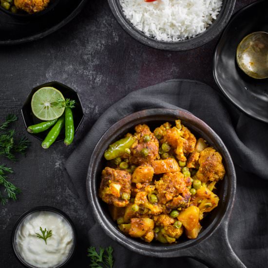 Aloo Phulkopir Dalna - Recipe photo by Experiences Of A Gastronomad