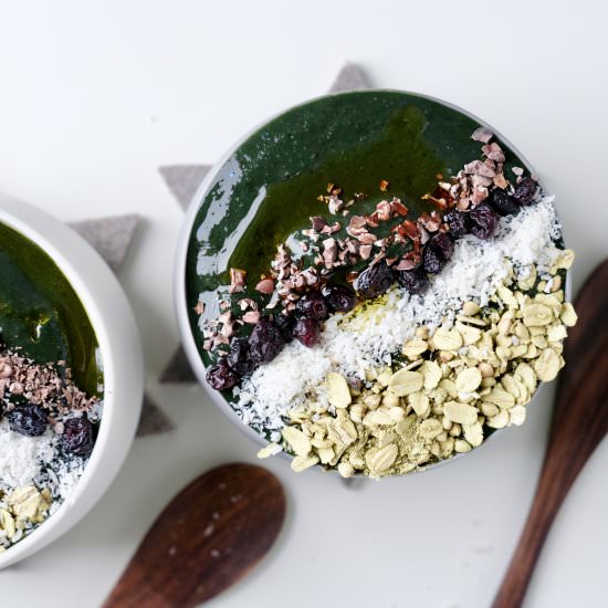 Spirulina Cauliflower Smoothie Bowl - Recipe photo by HookedOnPlants