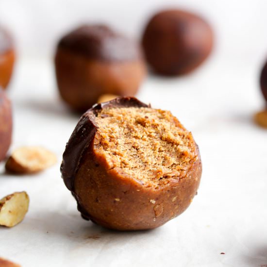 4 Ingredient Nutty Chocolate Bites - Recipe photo by okonomi kitchen
