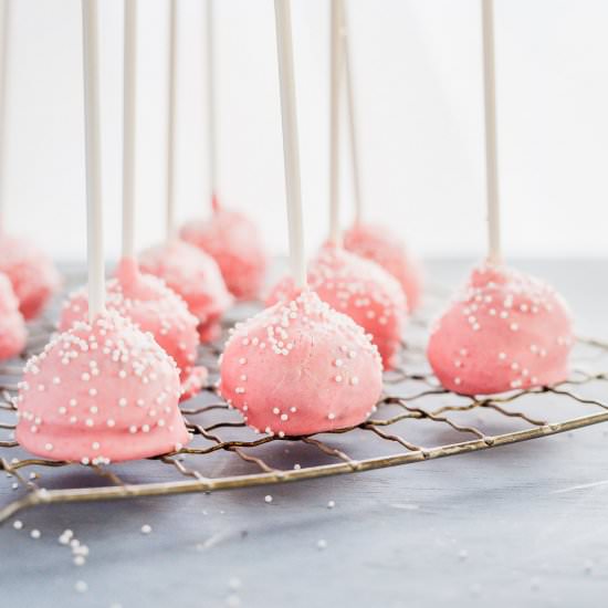 Easter Cake Pops - Recipe photo by MunchkinTime