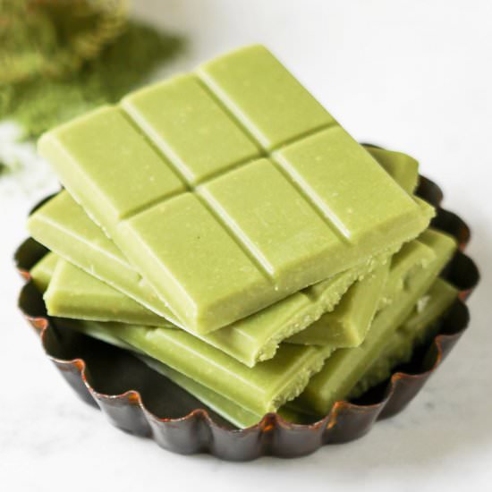 DIY Matcha White Chocolate - Recipe photo by dessertswithbenefits