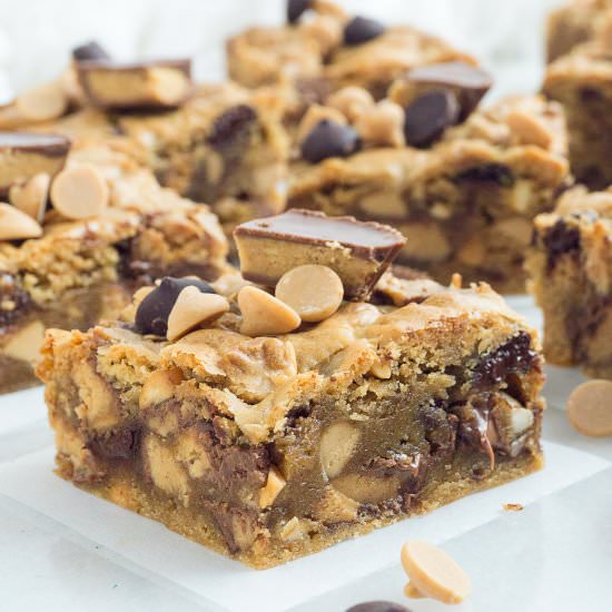 Chunky, Chewy Peanut Bars - Recipe photo by Foodtasia
