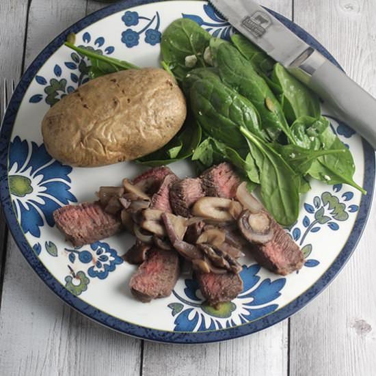 London Broil Steak with Muhsrooms - Recipe photo by Cooking Chat