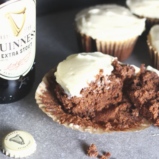 Black and Tan Guinness Cupcakes - Recipe photo by Lolosdesserts