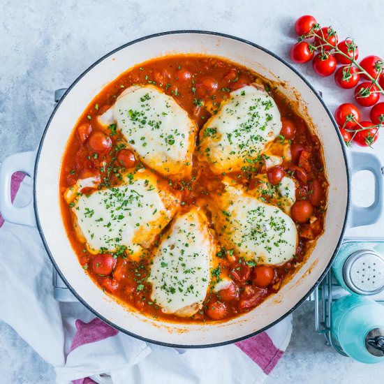 Mozzarella Chicken In Tomato Sauce - Recipe photo by Blondelish.com
