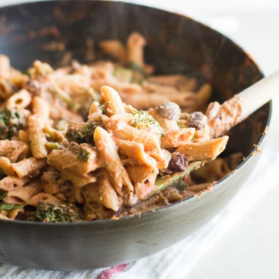 Vegan creamy cashew tomato pasta - Recipe photo by mjandhungryman