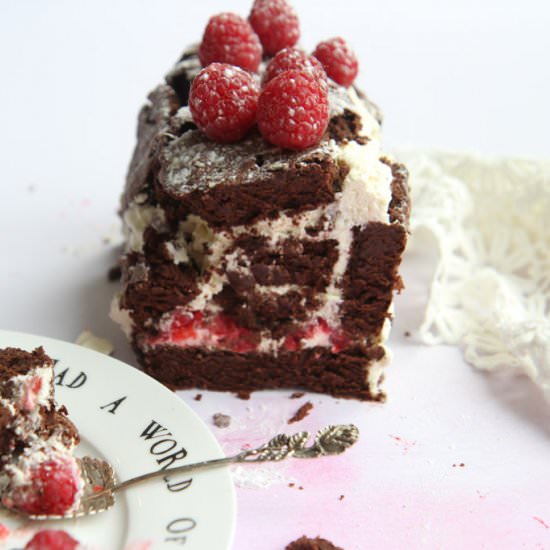 Classic Chocolate Roulade - Recipe photo by amytreasurefood