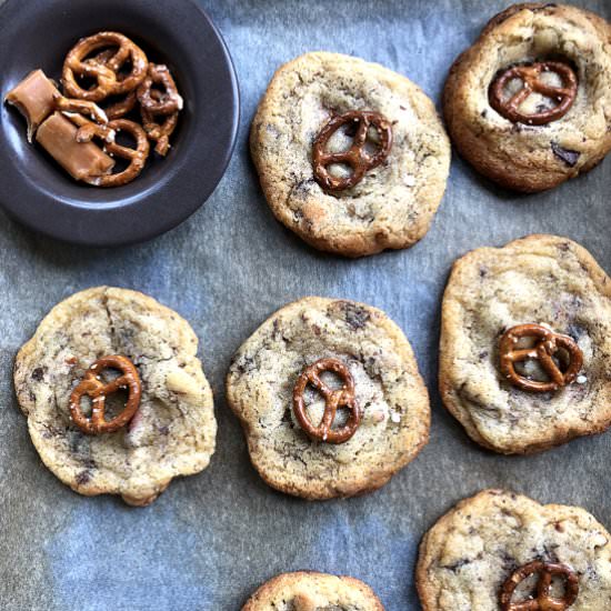 Caramel choco-pretzels cookies - Recipe photo by Travel and Food