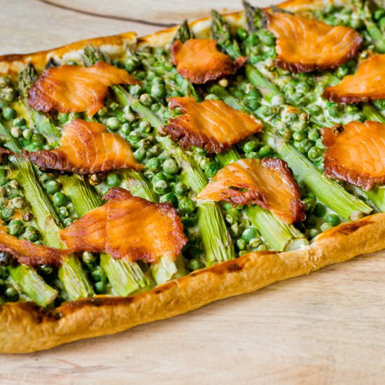Asparagus peas and salmon pie - Recipe photo by Uit de pan van San