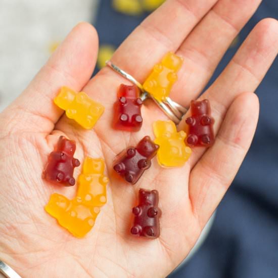 Healthy Gummy Bears - Recipe photo by thecleaneatingcouple
