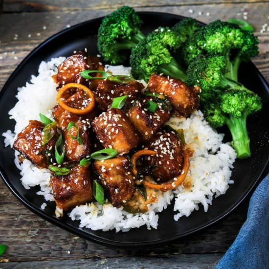 General Tso's Tofu - Recipe photo by Vegan Huggs