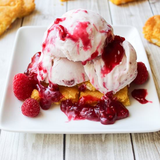 Lemon Cake with Rasp Ice Cream - Recipe photo by mysimplysweetlife