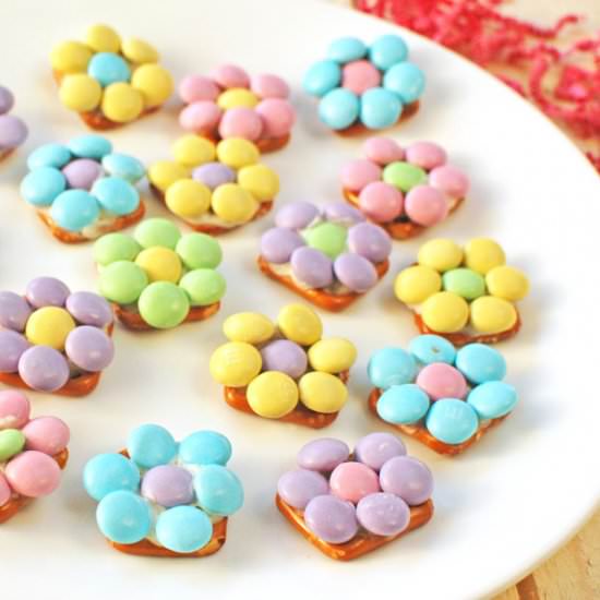 Flower Pretzel Bites - Recipe photo by savingcentbycent