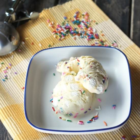 White Chocolate Mallow Ice Cream - Recipe photo by forkingup