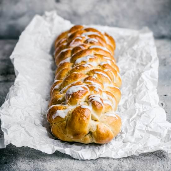 Vegan Vanilla and Lemon Challah - Recipe photo by occasionallyeggs