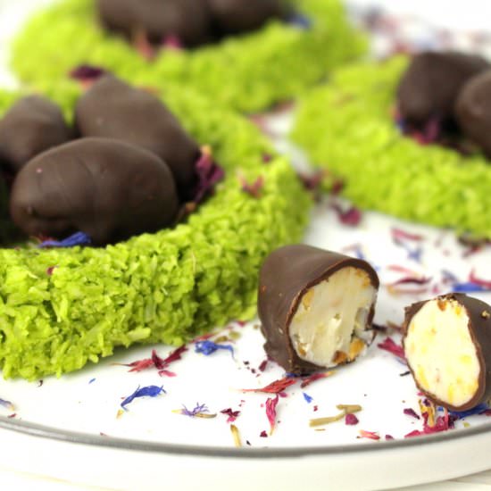 Vegan Chocolate Eggs & Easter Nests - Recipe photo by minamade