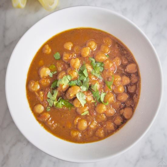 One Pot Chickpea Curry - Recipe photo by The Greedy Belly