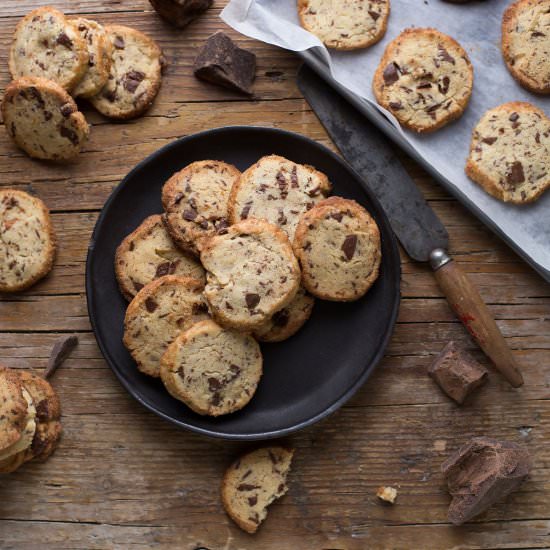 Alison Roman's choc shortbread - Recipe photo by drizzleanddip