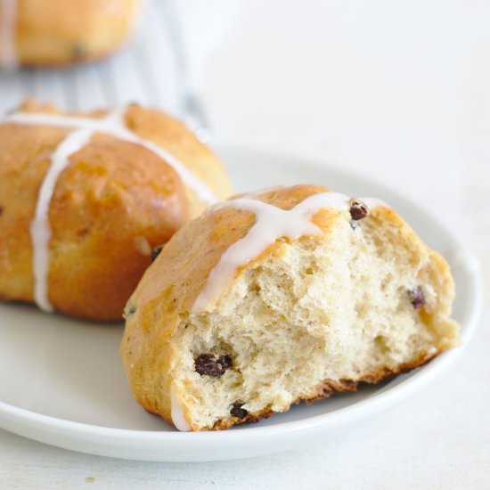 Hot Cross Buns - Recipe photo by mildlymeandering