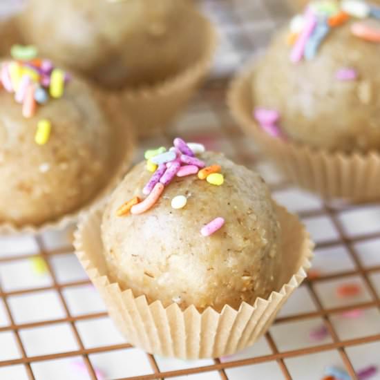 Easy No Bake Energy Bites - Recipe photo by dessertswithbenefits