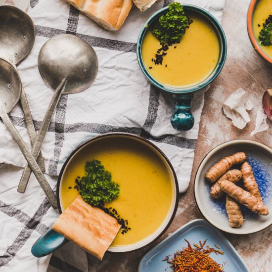 Detox Turmeric Red Lentil Soup - Recipe photo by 100 Decors