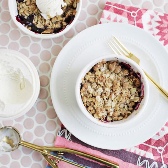Berry Crisp (vegan!) - Recipe photo by abeautifulmessblog