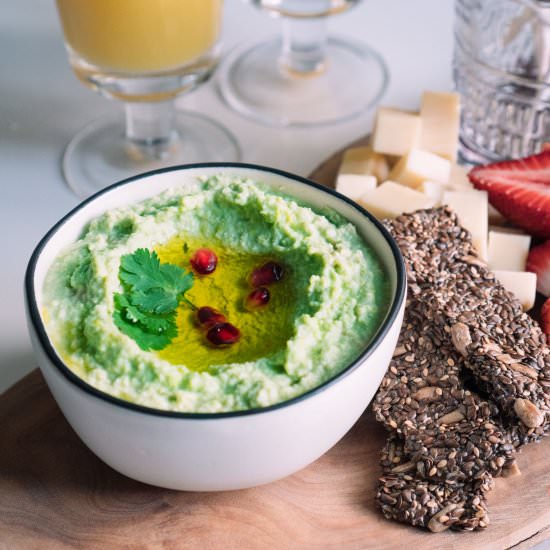 edamame hummus - Recipe photo by whiteblankspace