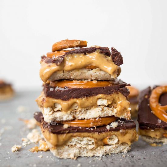CHOCOLATE COATED TAHINI CARAMEL BARS - Recipe photo by Vanillacrunnch
