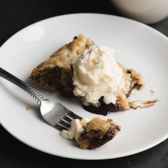 Chocolate Chip Skillet cookie - Recipe photo by thecupcakechronicles