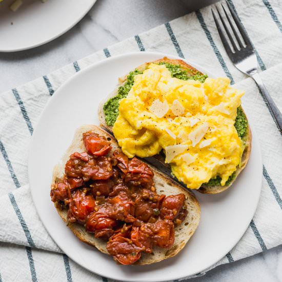 Egg, Tomato, & Pesto Sandwich - Recipe photo by 3ScoopsofSugar