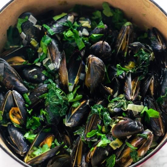 Moules Mariniere - Recipe photo by addsomeveg