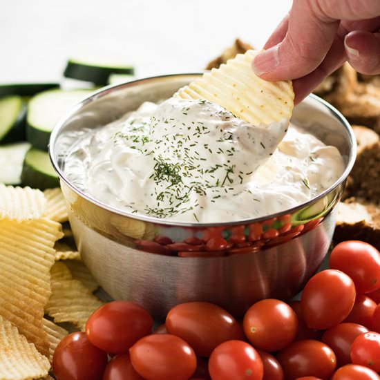Easy Garlic Dill Dip - Recipe photo by TheSaltyMarshmallow