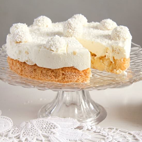 Easy Pineapple Coconut Cream Cake - Recipe photo by adinutza