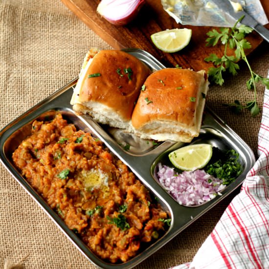 Pav Bhaji ~ Mumbai Street Food - Recipe photo by ruchikrandhap