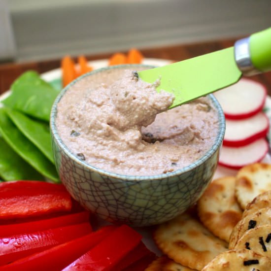 Red lentil and walnut pate - Recipe photo by JohannaGGG