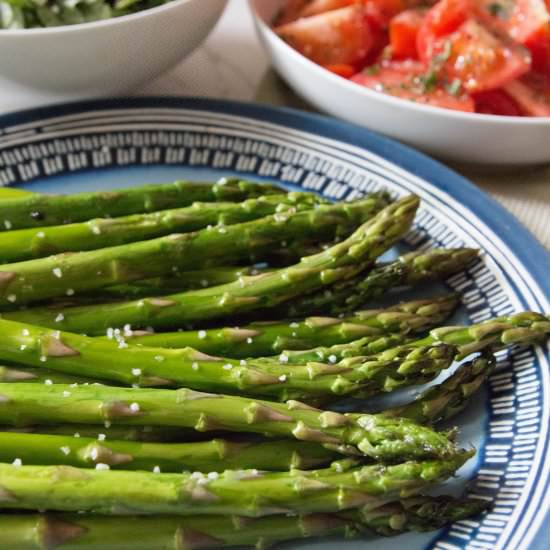 Lemony Steamed Asparagus - Recipe photo by healthyharvest