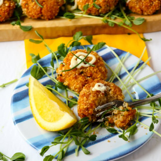 Cajun Crab Cakes - Recipe photo by the food blog
