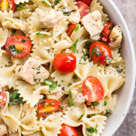 Healthy Tuna Pasta Salad - Recipe photo by thecleaneatingcouple