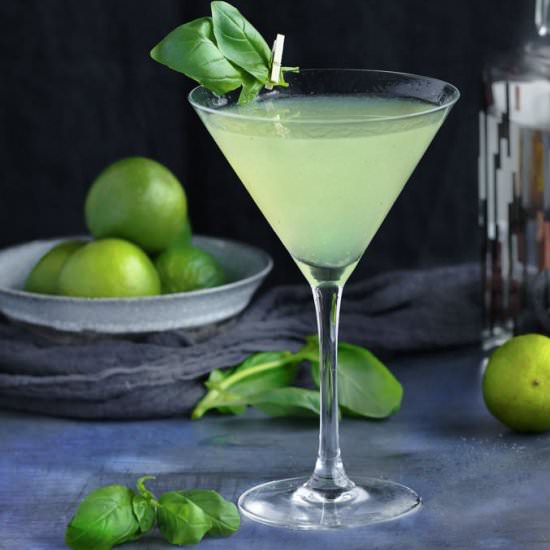 Basil Vodka Gimlet - Recipe photo by panning the globe