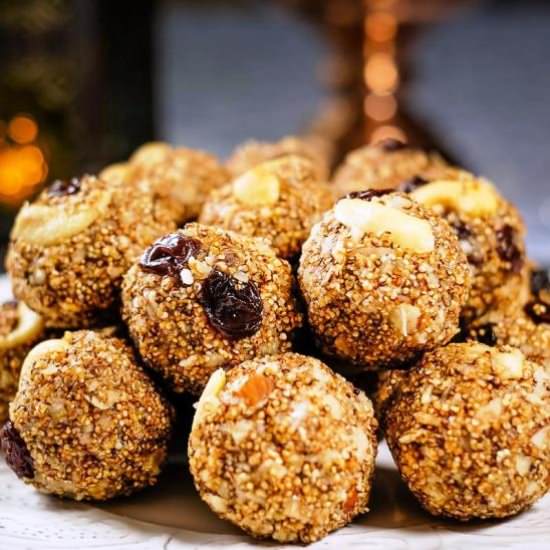 Amaranth Energy Balls with Dates - Recipe photo by thedeliciouscrescent