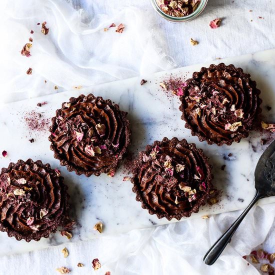 Raw Deluxe Double Chocolate Tarts - Recipe photo by sarahbellnutrition