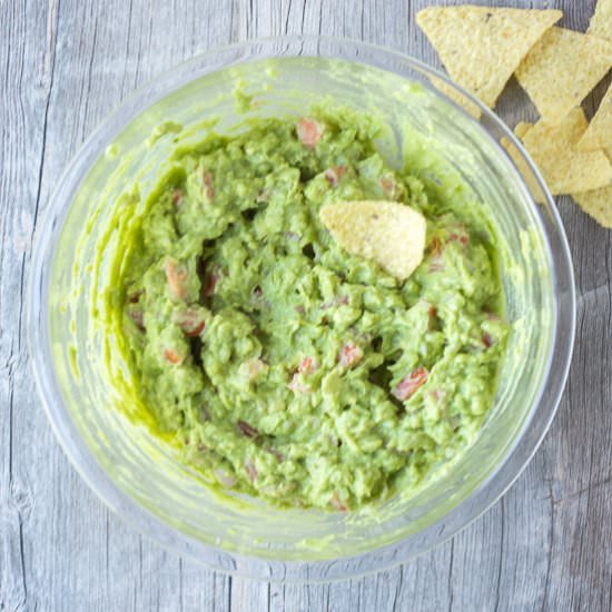 Citrusy Simple Guacamole (GF) - Recipe photo by hotpankitchen