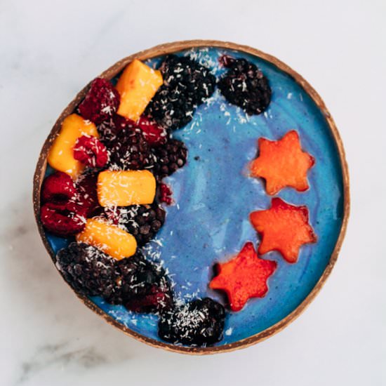Vegan Breakfast Blue Smoothie Bowl - Recipe photo by sproutingzeneats