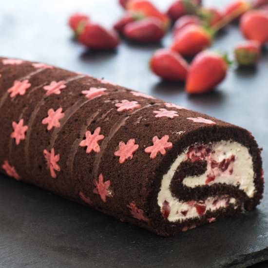 Chocolate Strawberry Swiss Roll - Recipe photo by Home Cooking Adventure