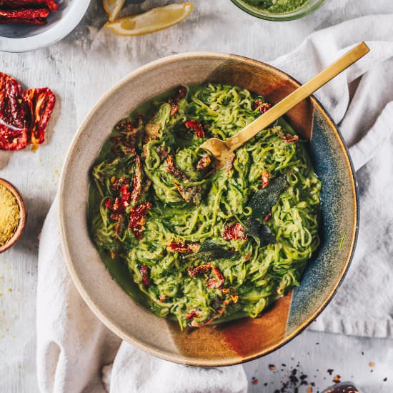 Zucchini Noodles with Cashew Pesto - Recipe photo by nattwrobel