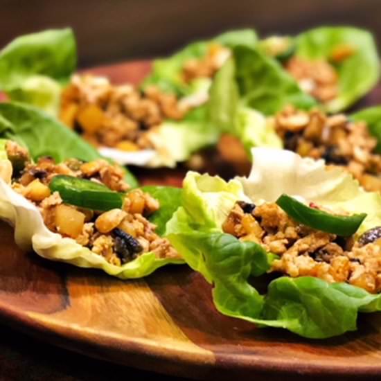 SPICY CHICKEN LETTUCE WRAPS - Recipe photo by Tonjastable