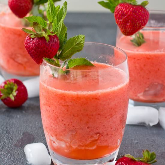 FROZEN STRAWBERRY LEMONADE - Recipe photo by ACleanBake