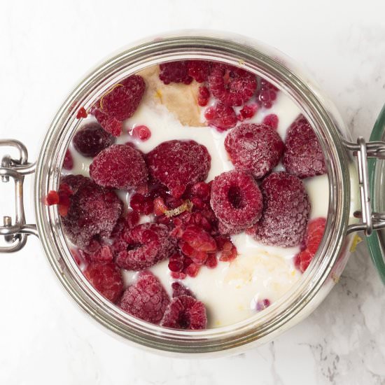 Almond and Raspberry Smoothie - Recipe photo by FriFran