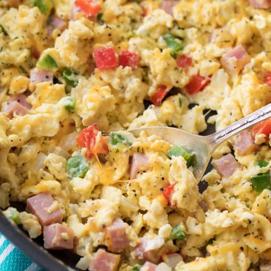 Denver Omelet Scrambled Eggs - Recipe photo by The Chunky Chef